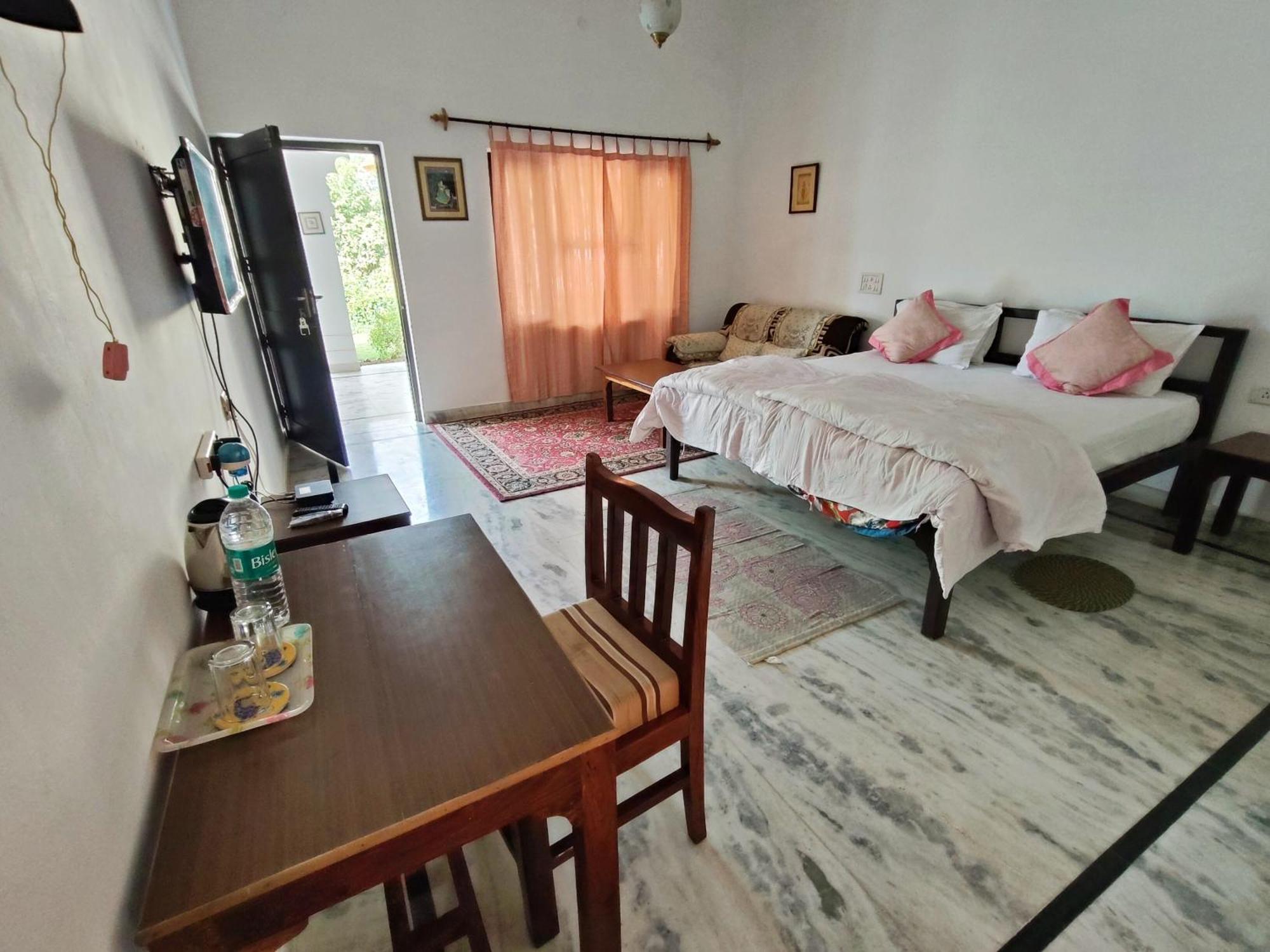 Royal Farm Bharatpur 아파트 객실 사진